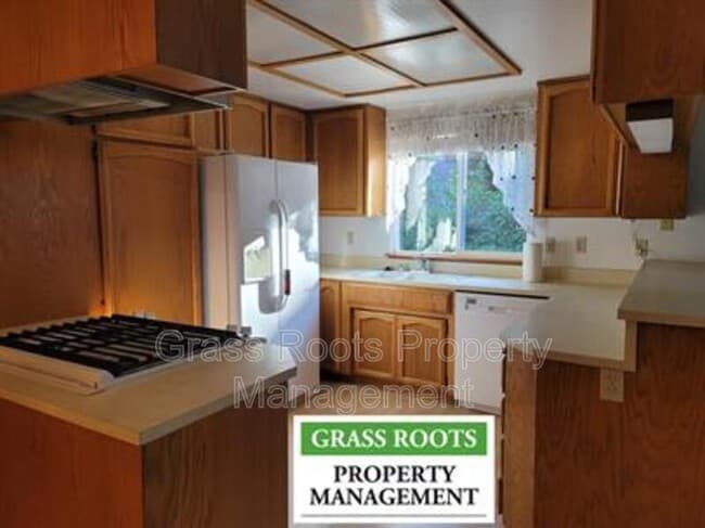 11751 Upper Cir Dr in Grass Valley, CA - Building Photo - Building Photo