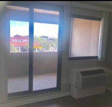 185 W Park Ave, Unit #307 in Long Beach, NY - Building Photo - Building Photo
