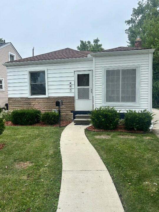 601 E Webster St in Ferndale, MI - Building Photo