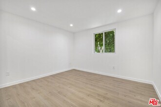 751 N Alfred St in Los Angeles, CA - Building Photo - Building Photo
