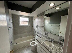 3341 W Pratt Ave in Lincolnwood, IL - Building Photo - Building Photo