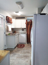 201 W 17th St, Unit BLKRM in Lumberton, NC - Foto de edificio - Building Photo