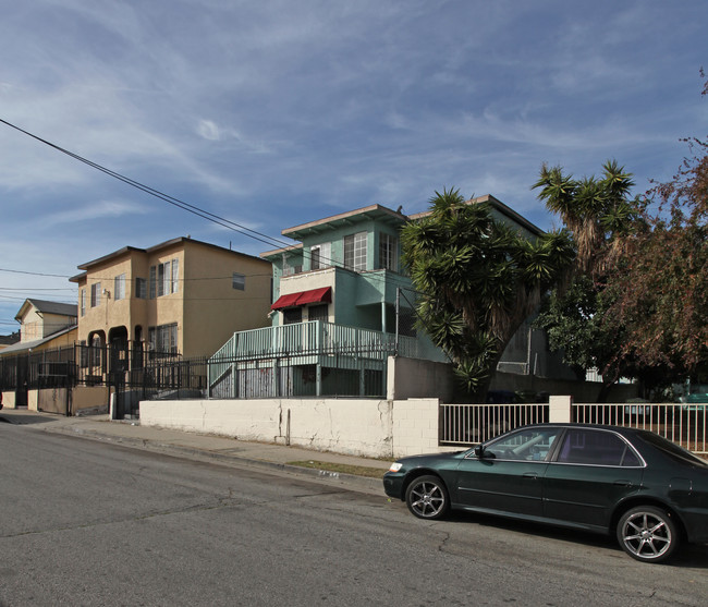 411 N Bixel Ave in Los Angeles, CA - Foto de edificio - Building Photo