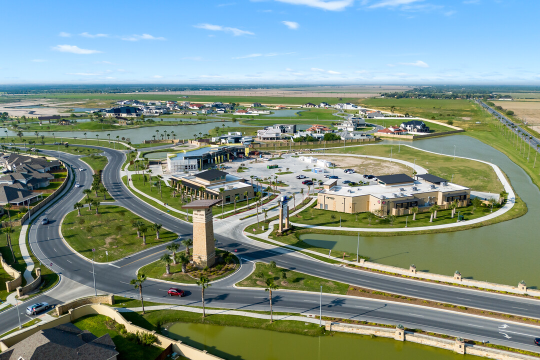 Belterra at Tres Lagos in McAllen, TX - Foto de edificio