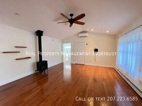 65 Shore Rd in Windham, ME - Building Photo - Building Photo