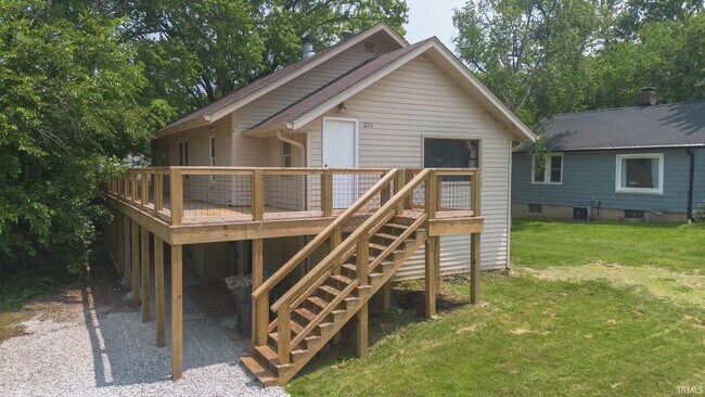 property at 1203 S Fess Ave