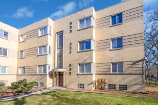 2046 E 72nd Pl in Chicago, IL - Building Photo