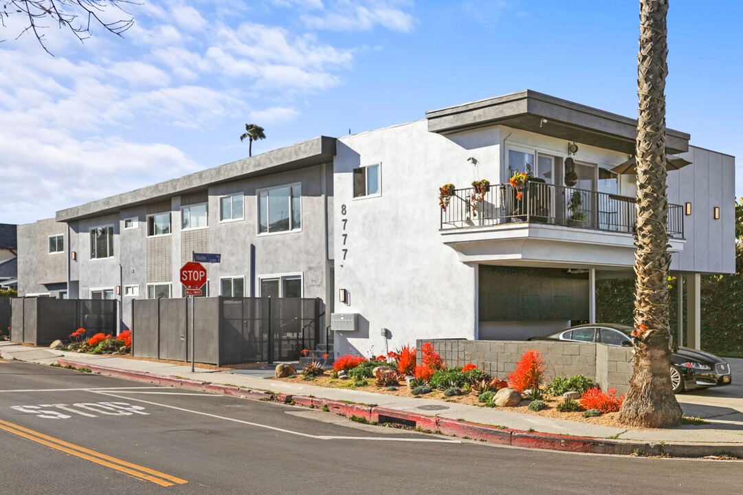 8777 Cadillac Ave. in Los Angeles, CA - Building Photo