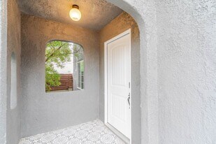 5630 Craner Ave in Los Angeles, CA - Building Photo