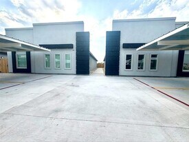 913 E 13th St, Unit 2 in San Juan, TX - Building Photo