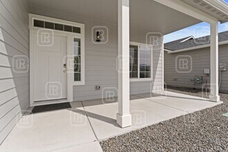 18327 E 2nd Ave in Spokane Valley, WA - Building Photo - Building Photo