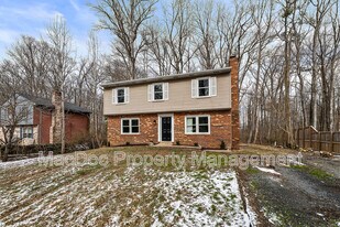 38 Ocala Ln in Fredericksburg, VA - Building Photo