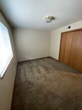 4609 S Baha Ave, Unit 101 in Sioux Falls, SD - Foto de edificio - Building Photo
