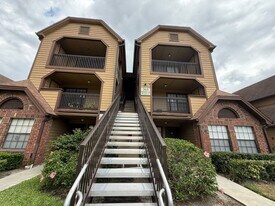 365 Forestway Cir in Altamonte Springs, FL - Building Photo