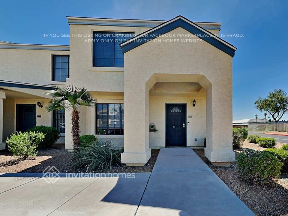 7801 N 44th Dr in Glendale, AZ - Building Photo