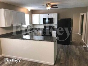 2050 Riverwood Trails Dr in Florissant, MO - Building Photo - Building Photo