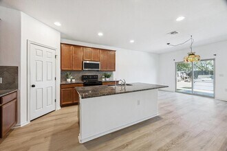 6320 Routenburn St in Austin, TX - Building Photo - Building Photo