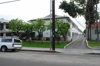 402-406 E Palmer Ave in Glendale, CA - Foto de edificio - Building Photo