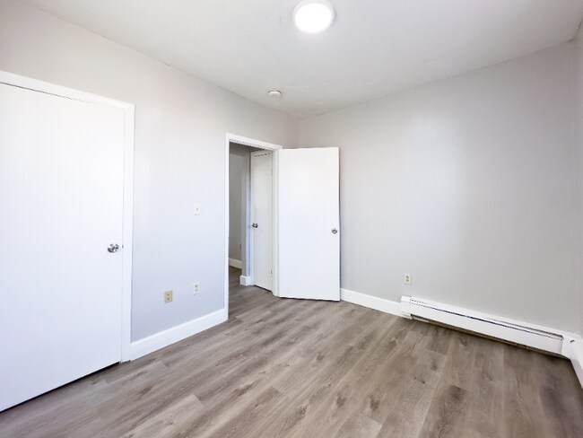 572 Essex St in Lawrence, MA - Building Photo - Building Photo
