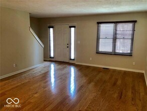 496 E 10th St in Indianapolis, IN - Building Photo - Building Photo