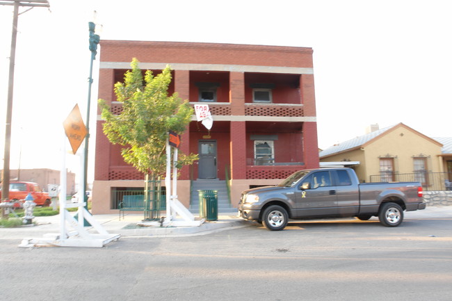 1126 E San Antonio Ave in El Paso, TX - Building Photo - Building Photo