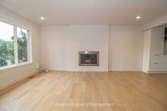 604 9th Ave in Kirkland, WA - Building Photo - Building Photo