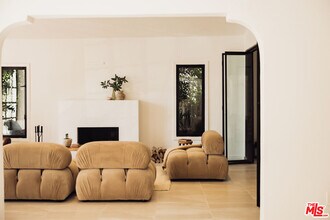 517 N Sweetzer Ave in West Hollywood, CA - Building Photo - Building Photo