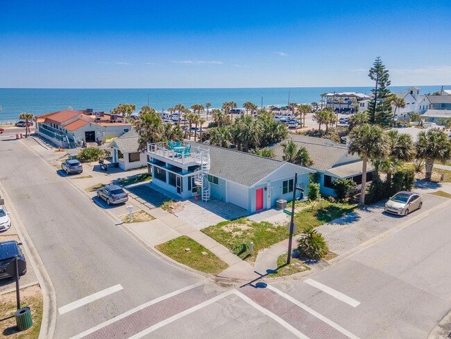 111 S 5th St, Unit 16 in Flagler Beach, FL - Building Photo - Building Photo