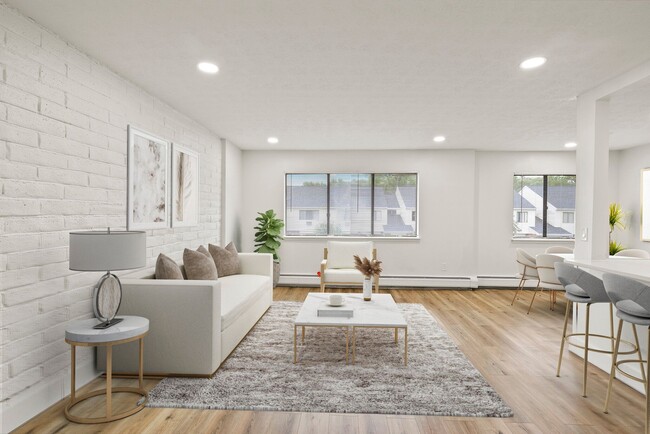 Little Creek Apartments in Rochester, NY - Foto de edificio - Building Photo