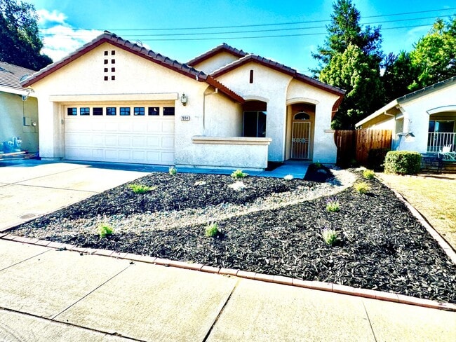 7914 Mansell Way in Elk Grove, CA - Building Photo - Building Photo