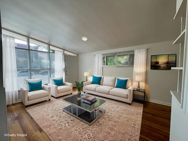 property at 1932 Dallas St