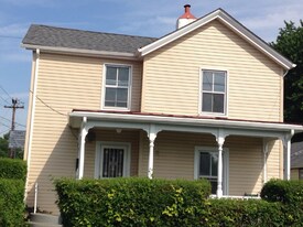 301-10 1/2 10 1/2 St NW in Charlottesville, VA - Building Photo