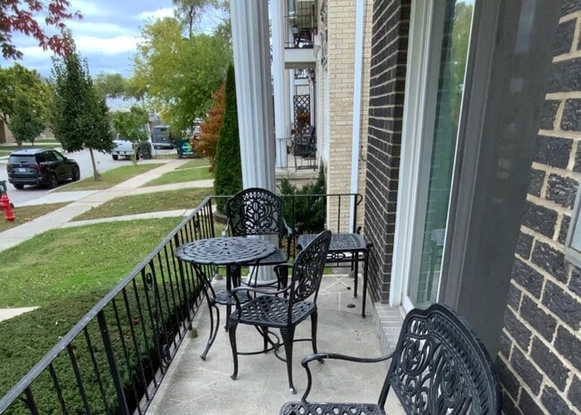 4652 Custer Ave in Brookfield, IL - Building Photo - Building Photo