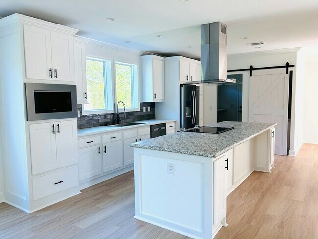 5805 Mora Pl in Elkton, FL - Building Photo - Building Photo