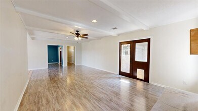 3800 Windridge Dr in Bryan, TX - Building Photo - Building Photo