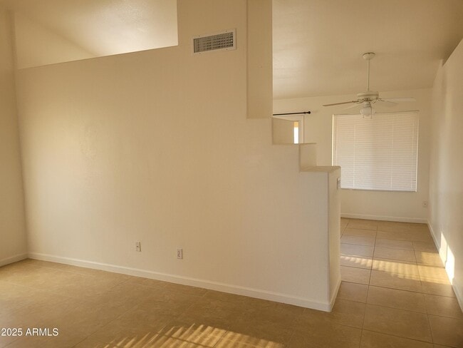 9242 W Charleston Ave in Peoria, AZ - Building Photo - Building Photo