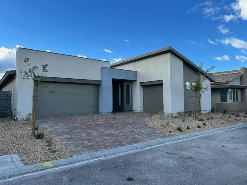 9783 Evergreen Pne St in Las Vegas, NV - Foto de edificio