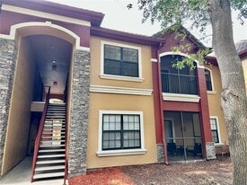 2141 Portofino Pl in Palm Harbor, FL - Building Photo