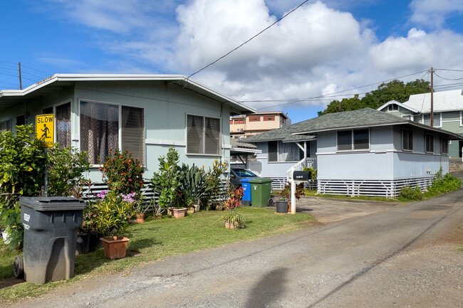 99-012 Kauhale St in Aiea, HI - Foto de edificio - Building Photo