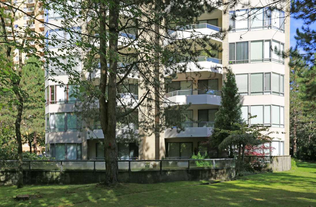 The Empress in Burnaby, BC - Building Photo