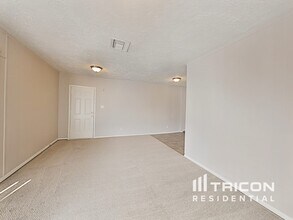 13129 N 21st Dr in Phoenix, AZ - Building Photo - Building Photo