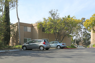 Rimrock Apartments in La Mesa, CA - Foto de edificio - Building Photo