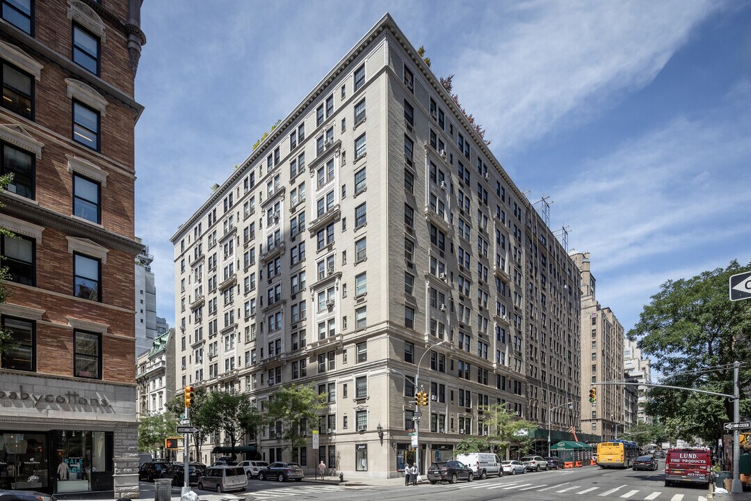 17 E 89th St in New York, NY - Building Photo