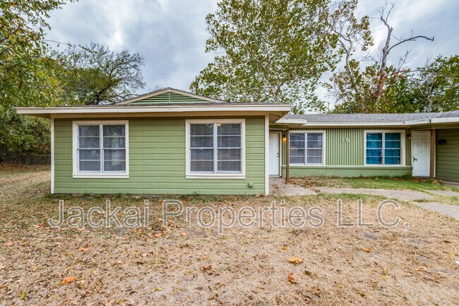 15 MacArthur Dr in Denison, TX - Building Photo - Building Photo