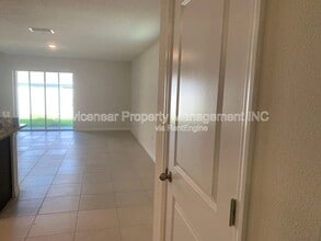 12159 White Cypress Pl in Riverview, FL - Building Photo - Building Photo