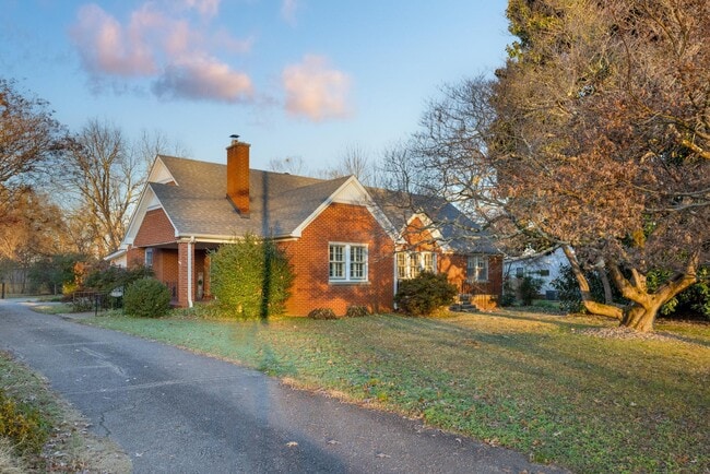 property at 1396 Munford Ave