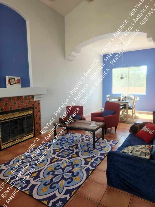 8071 N Hobby Horse Ct in Tucson, AZ - Building Photo - Building Photo