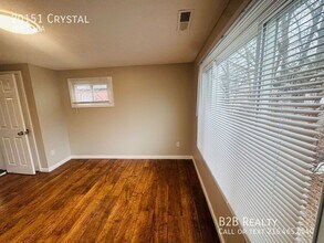 20151 Crystal in Cleveland, OH - Foto de edificio - Building Photo