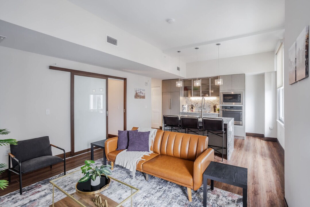 1 W 4th St in Cincinnati, OH - Building Photo