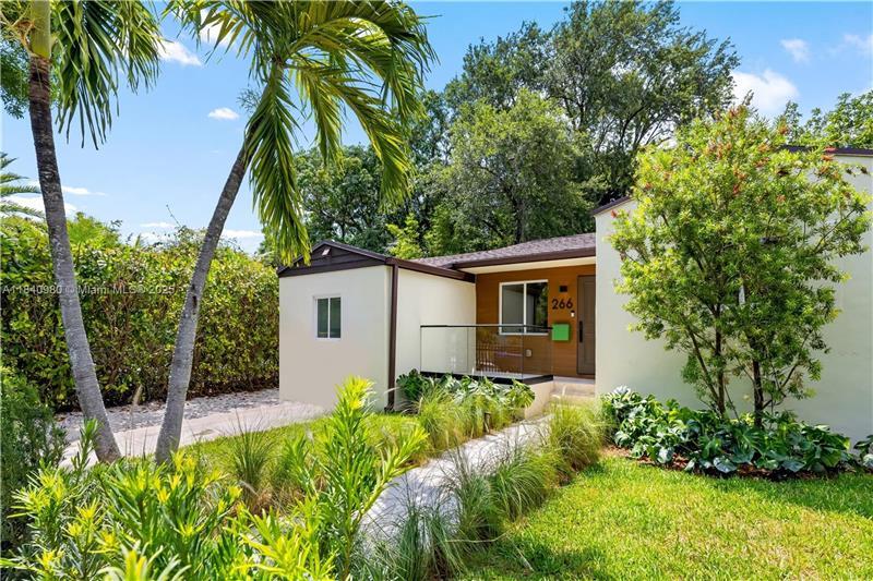 266 NE 42nd St in Miami, FL - Building Photo